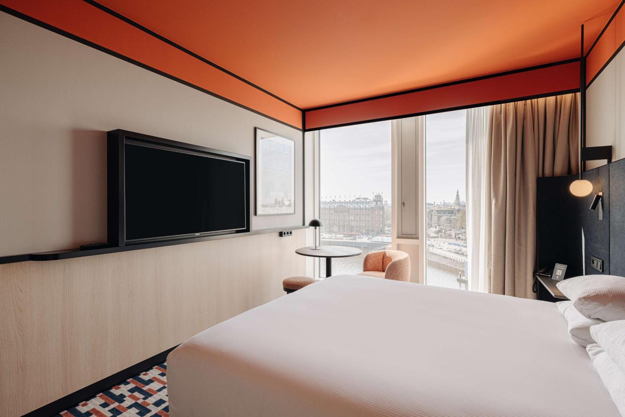 Doubletree By Hilton Amsterdam Centraal Station Hotel Bagian luar foto