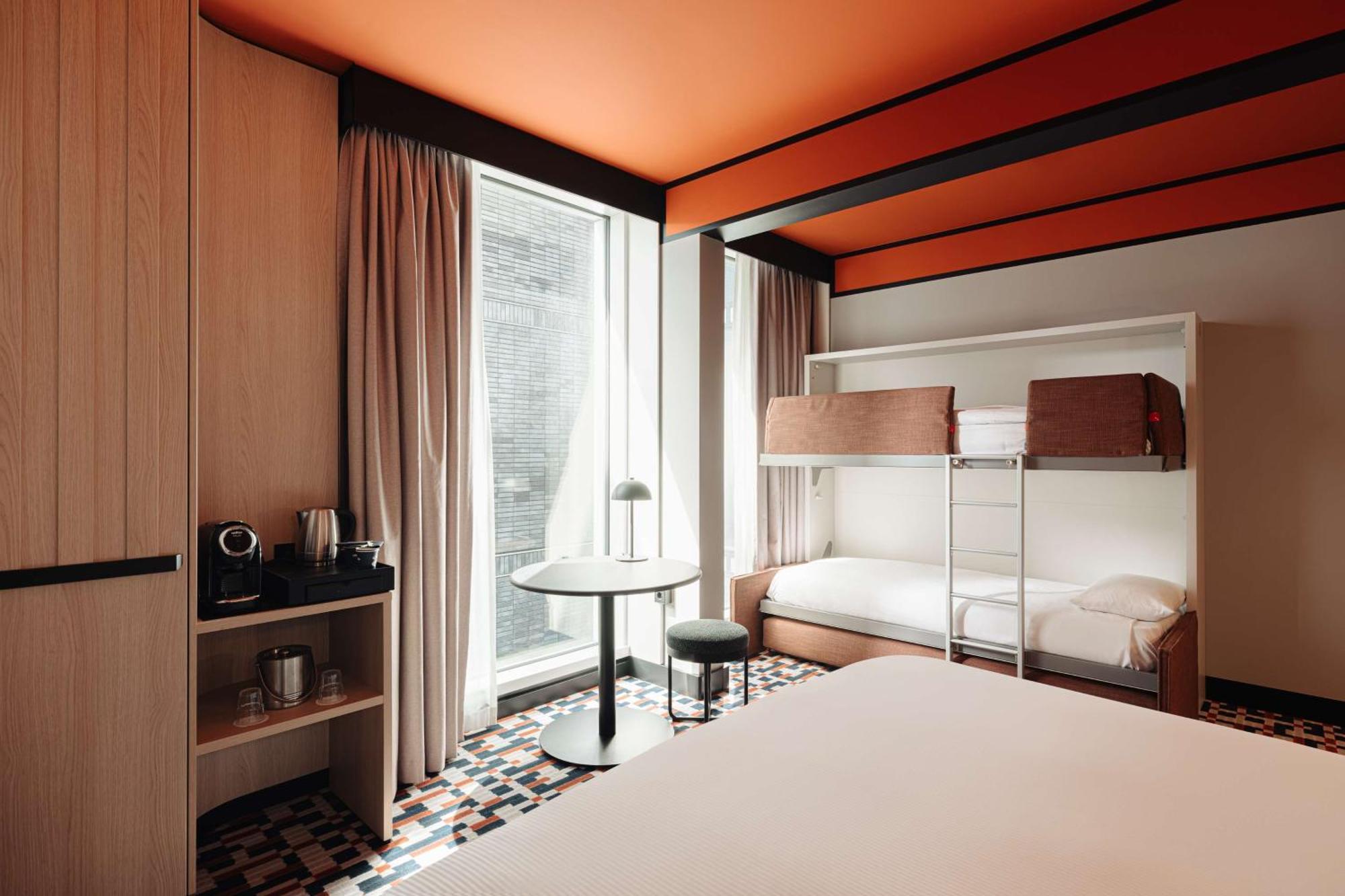 Doubletree By Hilton Amsterdam Centraal Station Hotel Bagian luar foto