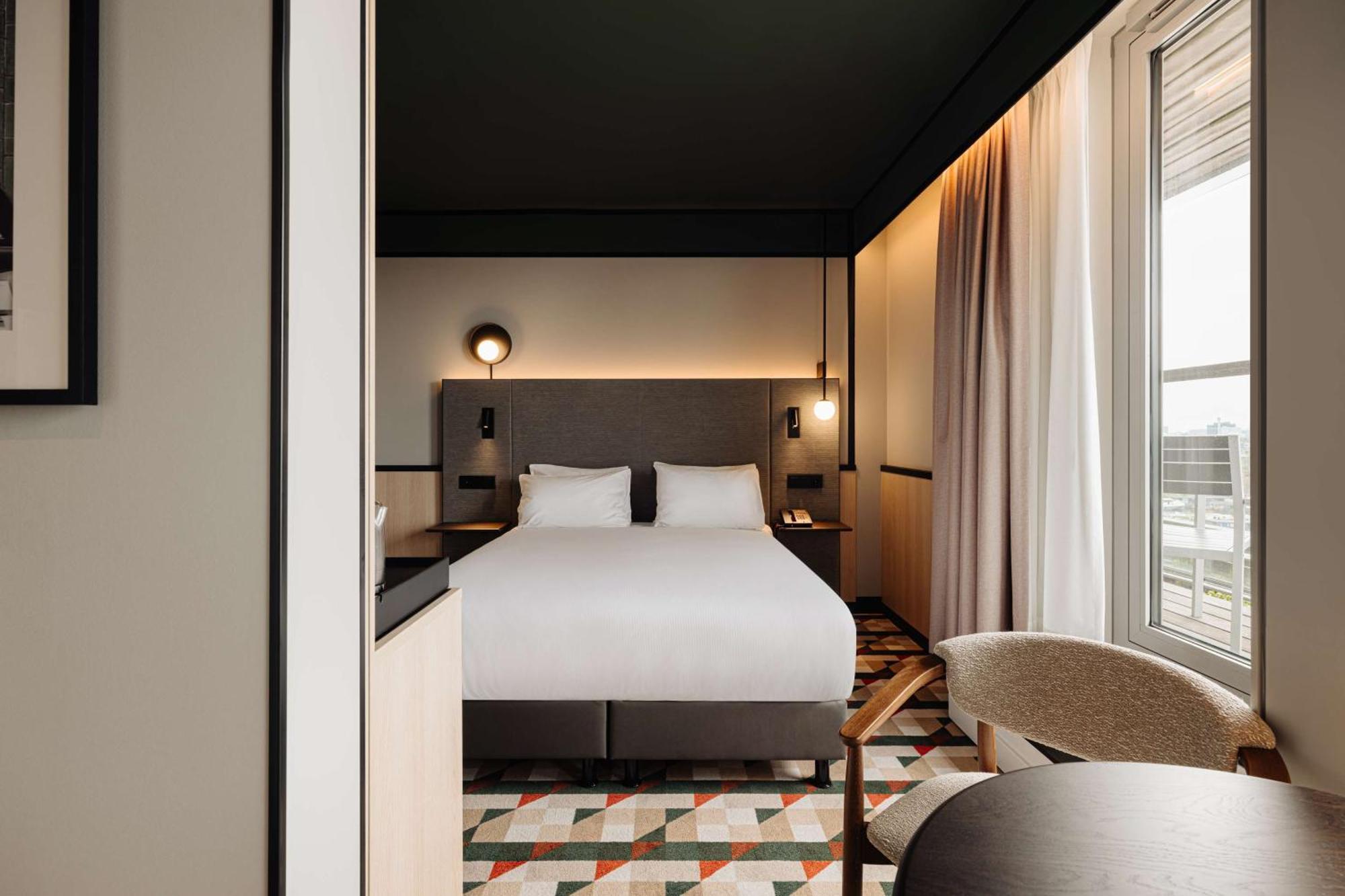 Doubletree By Hilton Amsterdam Centraal Station Hotel Bagian luar foto