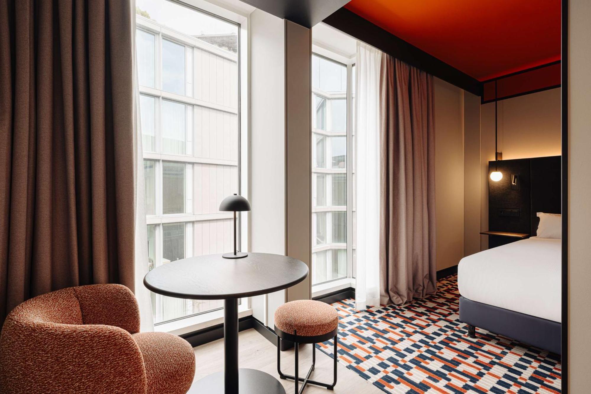 Doubletree By Hilton Amsterdam Centraal Station Hotel Bagian luar foto