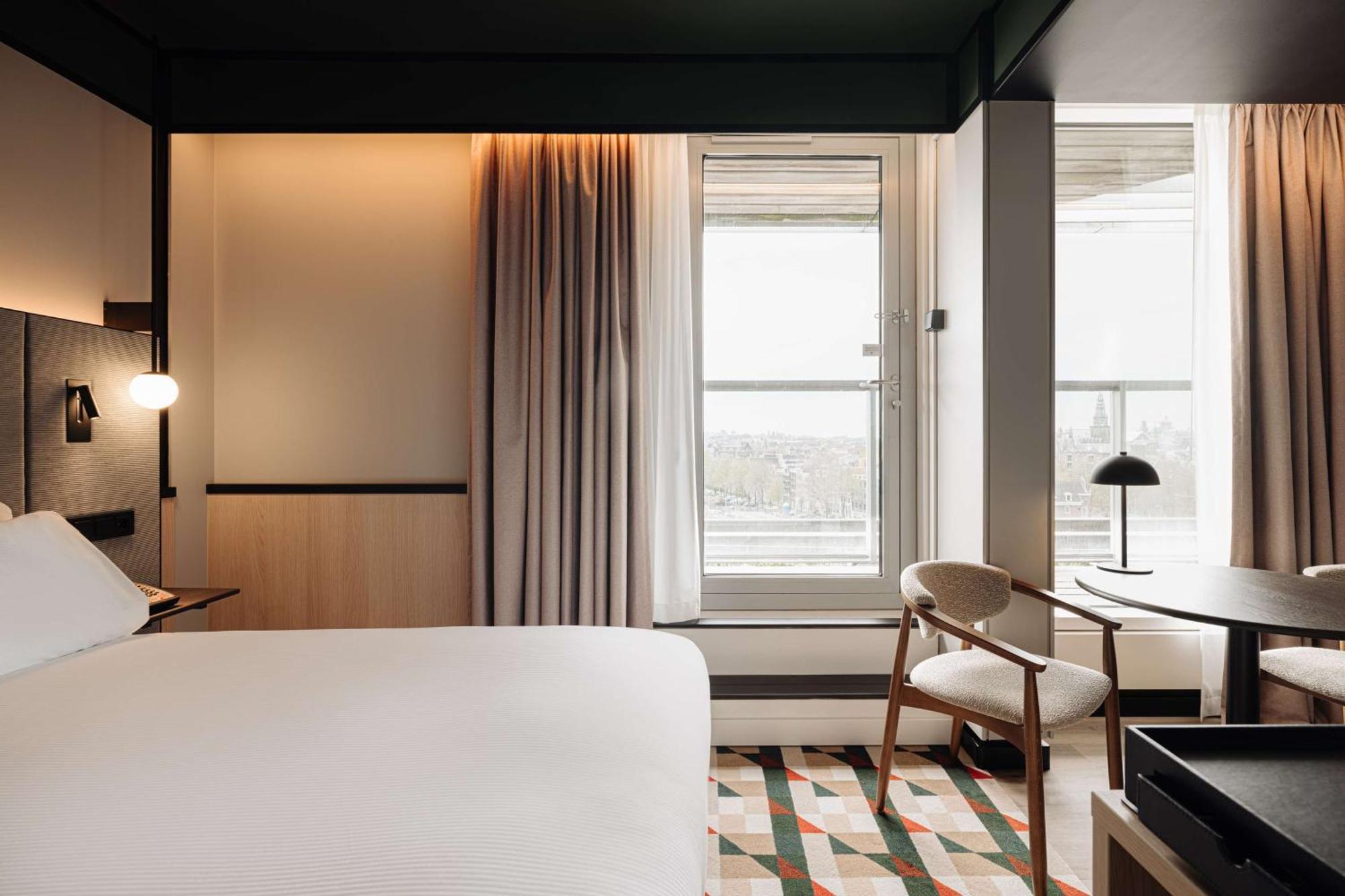 Doubletree By Hilton Amsterdam Centraal Station Hotel Bagian luar foto